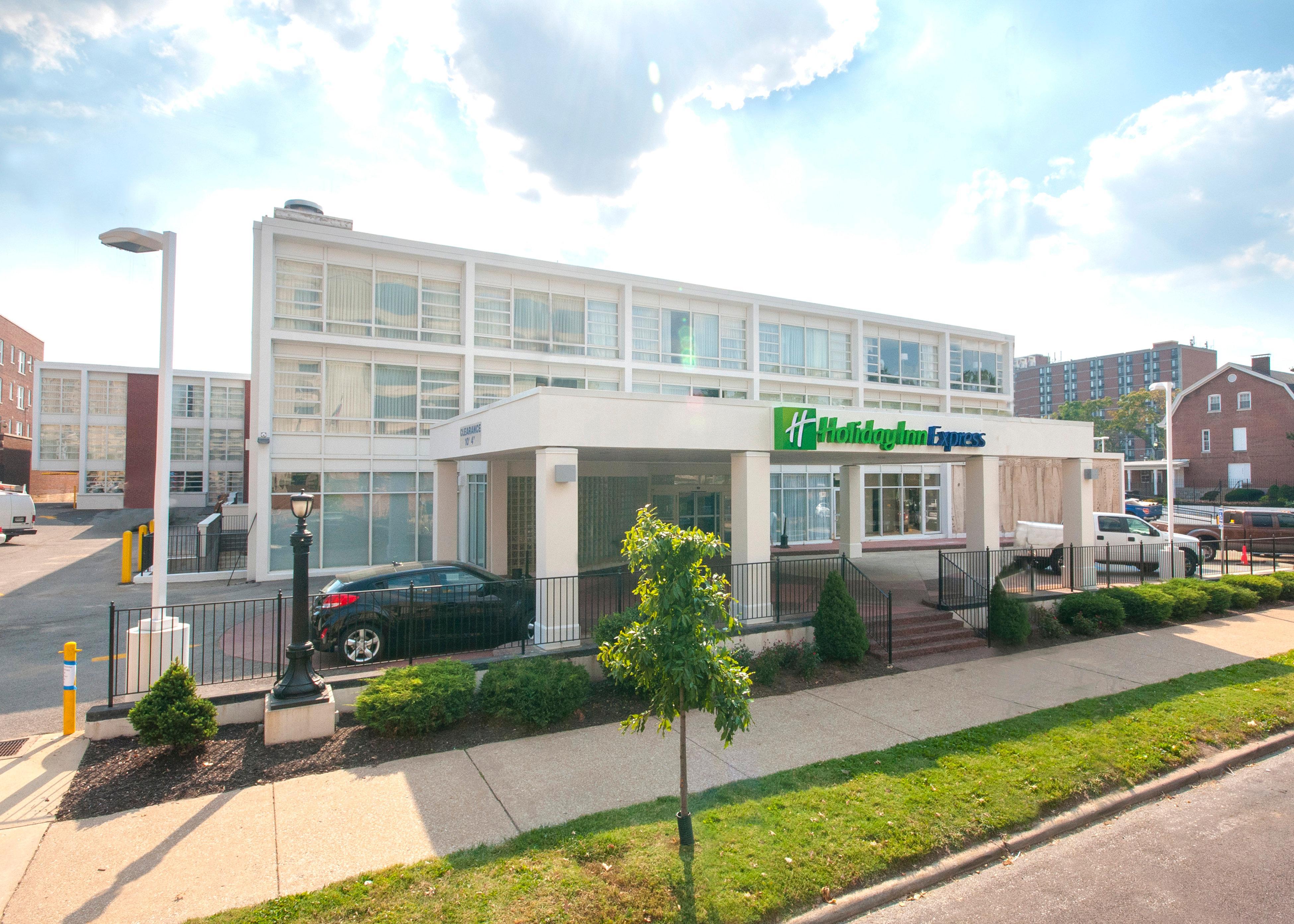 Holiday Inn Express St. Louis Central West End By Ihg Exteriör bild